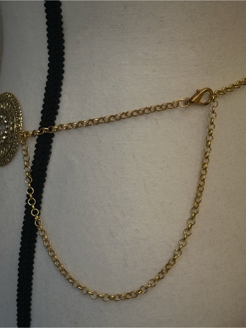 Gold Tone Filigree Charm & Crystal Drop Statement Waist Chain Belt NEW! - Picture 5 of 8